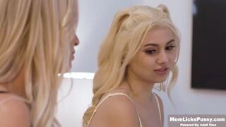 Blonde stepdaughter saw her busty stepmommy masturbating